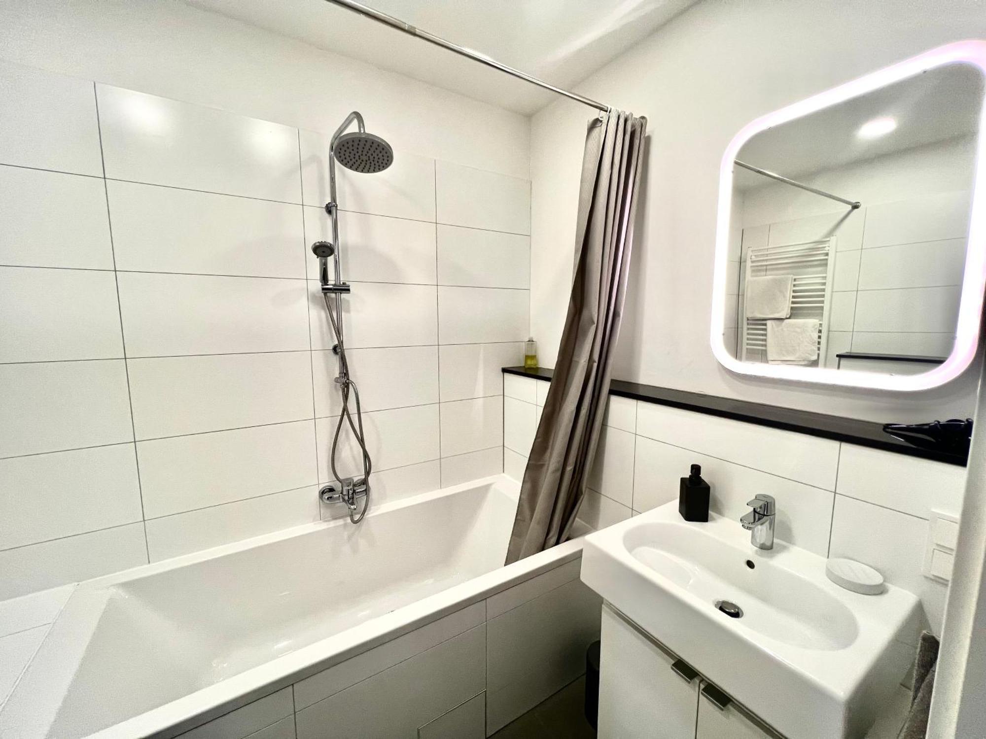 Vibehome Duesseldorf - Stresemannstrasse Екстер'єр фото